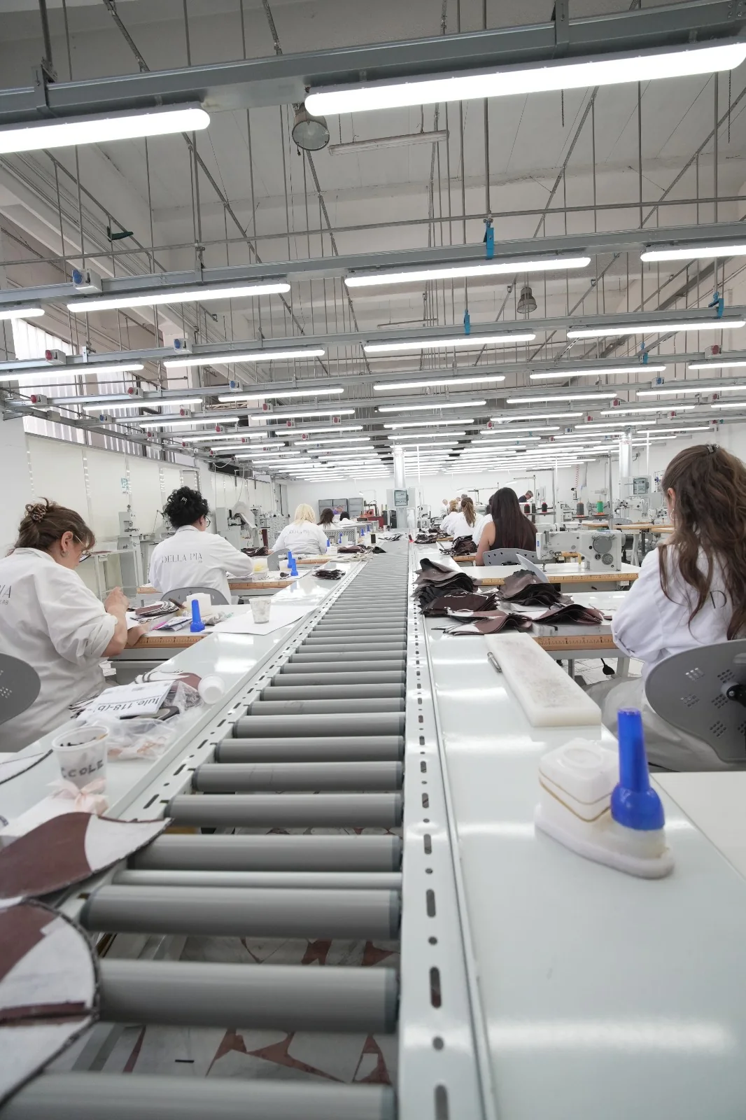 Il reparto produttivo Della Pia a Napoli